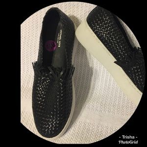 Michael kors Collection NWOT, woven & fringe 8 1/2